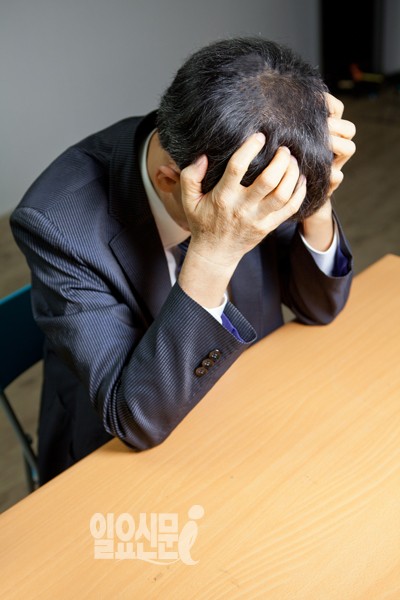 직장인 4명 중 3명 '회사 우울증'…. '불확실한 비전' 원인 1위