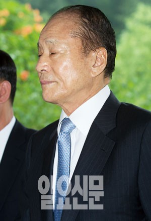 '상왕' 이상득, 1심 판결 불복 '항소'...'특별사면' 물 건너 가나