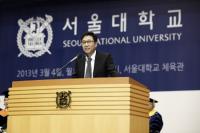 SM 이수만, 서울대 입학식 축사 '도전 꿈 열정' 강조