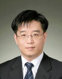 인권운동가 고은태 교수 성희롱 '파문', "부도덕한 성적대화 있었고, 사진도 요구했다" 사과