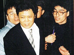 [Hot Story] 진로 장진호, 옛 임원 고소 막후