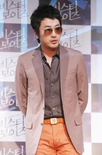 하정우, 5인조 배우 그룹 '더 프라이즈'육성…30억 공들인다