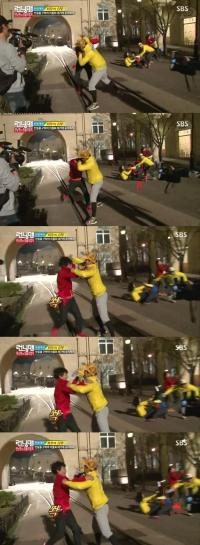 런닝맨 '정글의 법칙' 팀편 조작 논란…김병만 이름표 진실은?