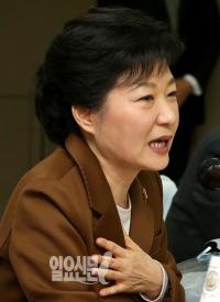 박근혜 정부 고위공직자 평균재산 18억 3869만 원, '47억' 조윤선 1위