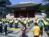 중구청, 대한문 분향소 철거…조합원 등 강제연행