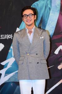'칼과 꽃' 엄태웅, "딸 이름은 '지온', 외국에서도 쓸 수 있는 이름" 세심