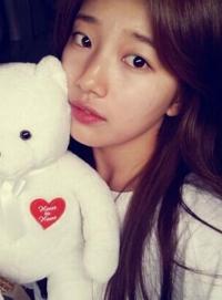 수지 하트베어 인증샷, '심장병'어린이 돕는 국민 첫사랑 "보기만해도 두근두근"