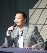 싸이 유튜브 1위-10위 모두 차지, 2위 저스틴 비버와 두배 격차