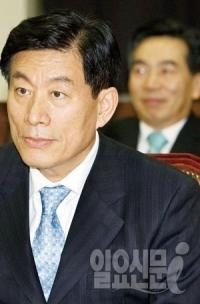 '억대 금품수수' 원세훈, 기소 1주일도 안돼 보석 신청