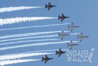 공군 훈련기 T-50 추락, 조종사 등 두 명 사망…착륙 사고?