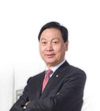 강태선 블랙야크 회장, 항공사직원 '신문지 폭행' 논란