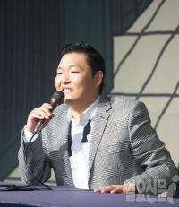 싸이, 조용히 국내 입국 "저스틴 비버와 한국서 재회?"