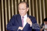 황우여 "교과서 문제 있더라도 채택률 1% 안되는 건 비통"