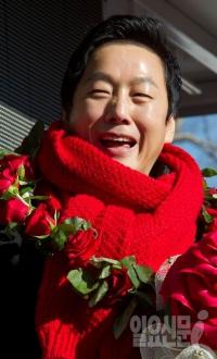 코드명 ‘검은고양이 네로’ 정봉주와 미권스, MB둘레길 행진