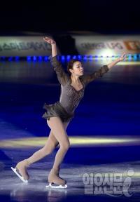 일본매체 김연아, 아사다 마오 은퇴 아이스쇼 무대 초청 가능성 제기