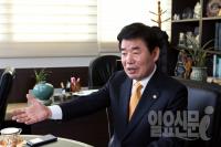 김진표 의원 인터뷰 "내가 민주당 X맨? 내 행보를 보라"