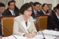 GS칼텍스가 기름유출 피해자? 윤진숙 부적절 발언 뭇매