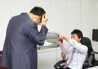 '연하상사 vs 연상부하' 스트레스 팍팍…더 힘든 쪽은?