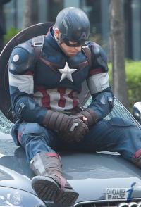 ‘캡틴아메리카’ 크리스 에반스 “영웅은 피곤해...”