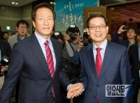 현대중 백지신탁 공방전, 김황식 "이명박도 주식 팔았다"