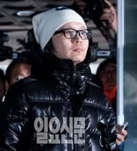 신정환, 미모의 여성과 비밀리에 입국 "신혼부부처럼 다정해 보였다"