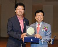 수원시장, ‘한국을 빛낸 자랑스러운 기술사’로 선정