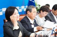 ‘리더십 시험대’ 박영선, 유가족 설득 총력 