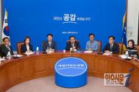 박영선 독박 쓰고 나간 뒤 새정치연합 불꽃 튀는 세대결