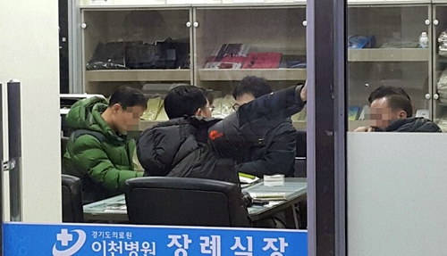 [단독] 최 경위 자살, ‘정윤회 의혹’ 문건 유출 새 국면 치닫나...유족들 기자회견 입장 밝힐 듯