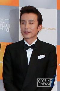 유희열 19금 발언 사과 "그건 마음 열어달라는 뜻"...얼굴 벌게진 콘서트 해프닝 