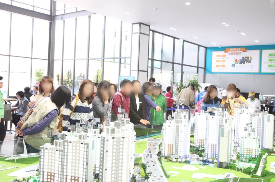 ‘이천 증포새도시 한양수자인’ 견본주택 발길 이어져