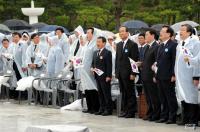 [포토] 입을 굳게 닫은 최경환 경제부총리와 박승춘 보훈처 장관