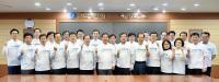 인천시 간부공무원, 세계 책의 수도 홍보용 티셔츠 입고 성공 다짐