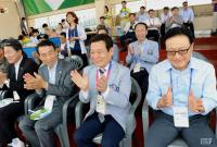 [포토] 윤장현 광주광역시장, 전북 경기시설 찾아 