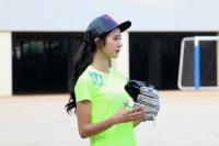 박기량-길건-정다운, 첫 캐치볼…한스타 여자연예인 야구단 훈련 참여
