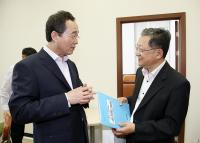 [why?] 잇딴 현안사업 성과낸 송하진 전북지사가 향한 곳은? 