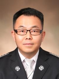  출근길 광주소방관, 차량 화재 초기 진화 화제