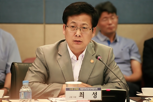 [포토] 최성 고양시장, '경기도-서울시 15개자치단체장 서울외곽공동대책협의회 출범식' 참석