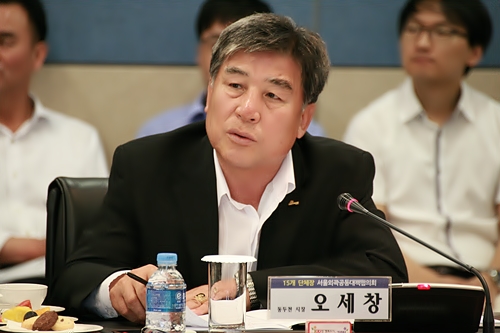 [포토] 오세창 동두천시장, '경기도-서울시 15개자치단체장 서울외곽공동대책협의회 출범식' 참석