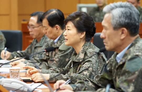 북한 “지뢰폭발 유감” 남한 “확성기 방송 중단”, 포탄도발 사과는? [전문]