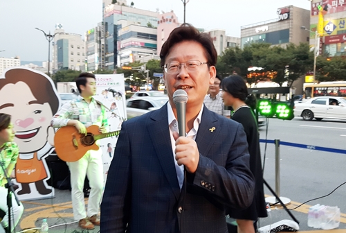 이재명 성남시장 “성남FC와 골목상권 함께 응원해요”