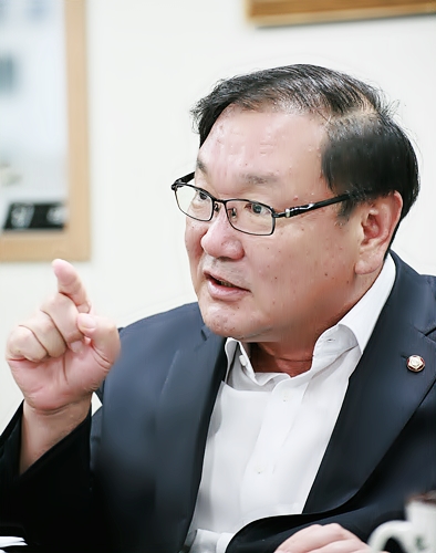 김태년 의원, “편향 선동 방송이라더니” 조형곤 EBS 이사 선임 비난