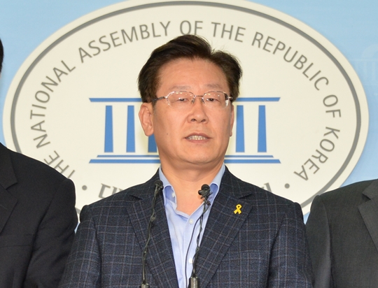 이재명 성남시장 “지방자치 말살, 관선 유신시대 복귀...맞서 싸울 터”