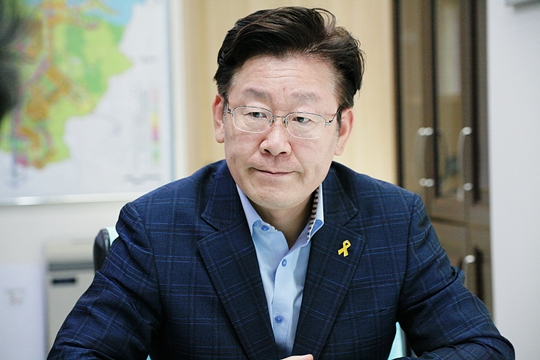 이재명 성남시장 “박근혜 정부, 법위반 시행령 난무...新유신시대 들어서”