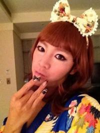 장근석, 걸그룹 여자친구가 집안에? 리본달고 짙은 화장에 깜찍한 표정까지 