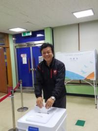 김만수 부천시장, 범박동 주민센터서 사전투표