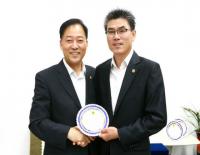 윤태길 도의원, 교육위원회 최우수 의원상 수상
