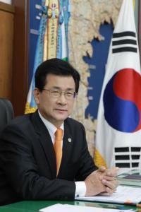 이시종 충북도지사, 보훈단체 회원들과“인천상륙작전”관람