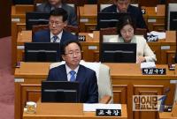 [포토] 김석준 교육감, 부산시의회 제257회 임시회 참석