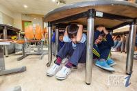 초등학교에서 실시된 지진대피훈련